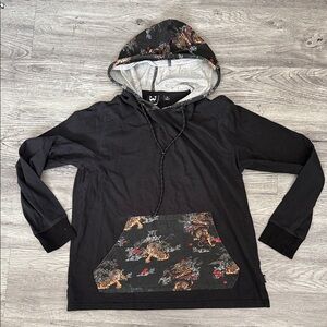 Black Men's Hooded Pullover Sweatshirt with Patterned Accents